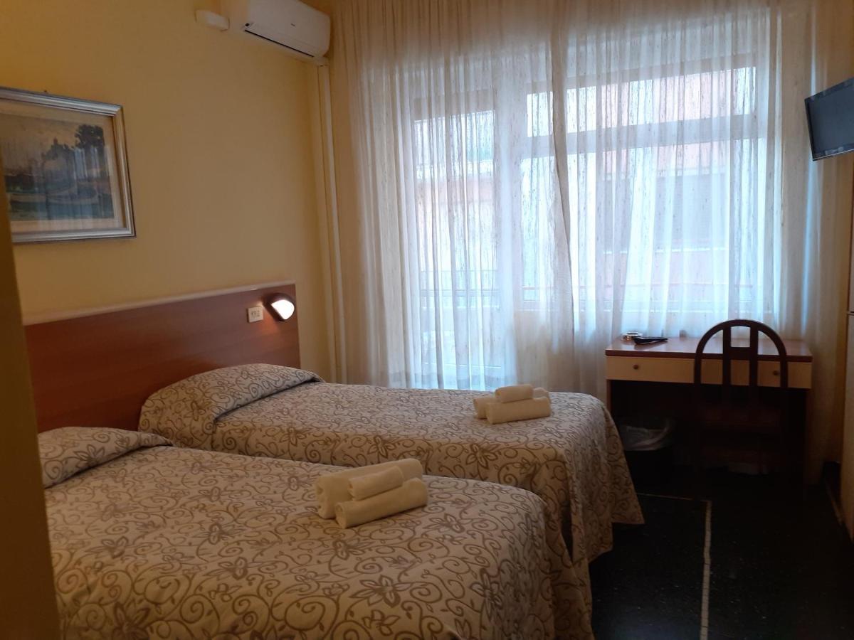 Hotel Colibri Finale Ligure Exterior photo
